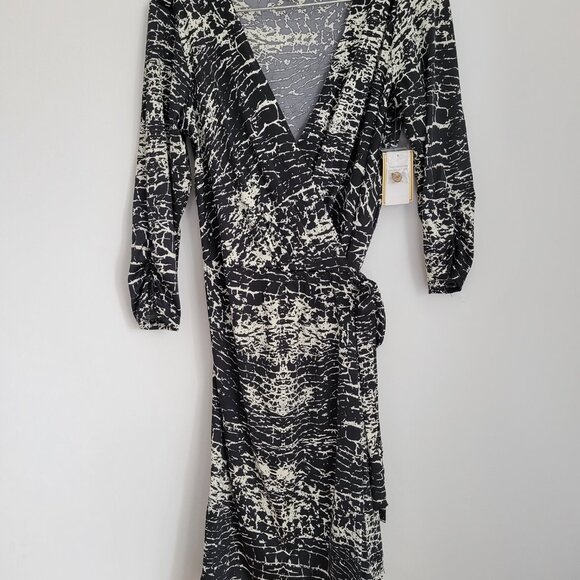 Dress - Picture 3 of 6